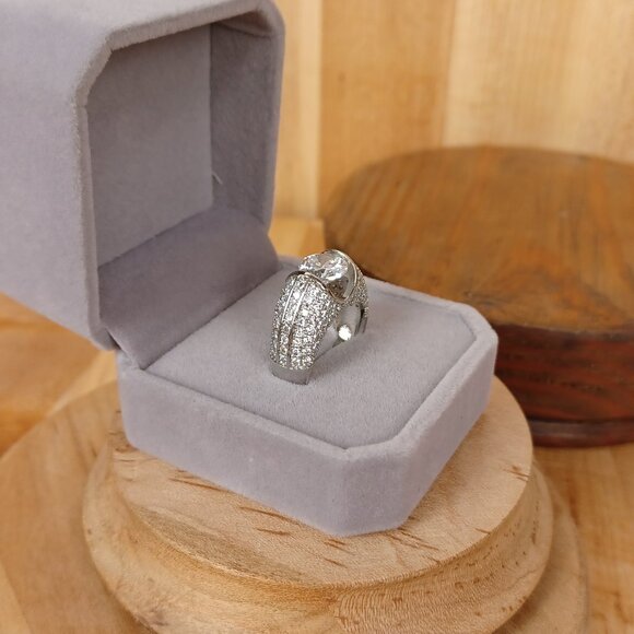 Vintage Sterling Silver Faux Diamond Statement Ring, Sz 6.75 - Picture 5 of 11